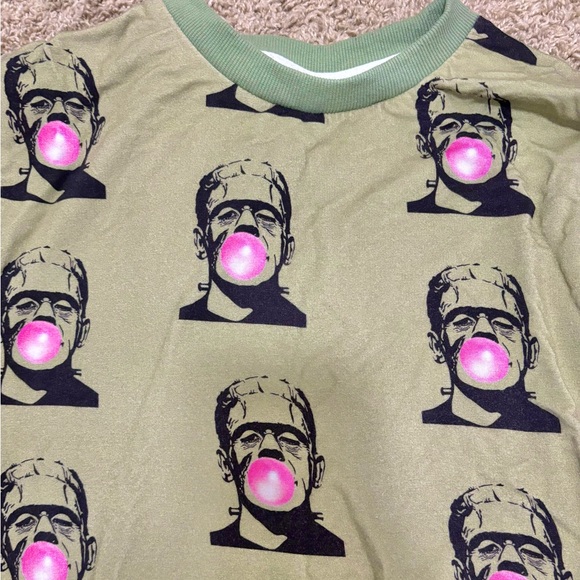 💚 Frankenstein Outfit - Picture 2 of 4